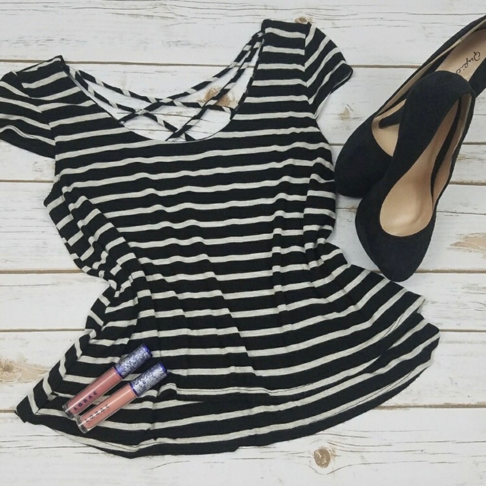 Cute striped med cross back top